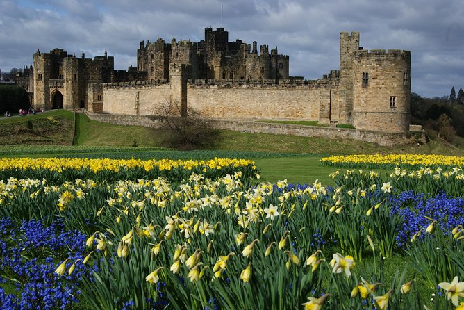 1 Day Alnwick Castle, Holy Island & Scottish Borders - Who should book this day trip from Edinburgh