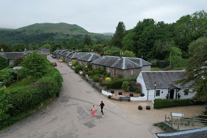 1 Day Castles, West Highlands and Loch Lomond Tour from Edinburgh - Tyndrum and the comfort stop that keeps the day pleasant