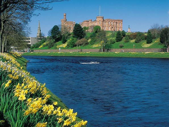 2-Day Inverness and the Highlands Very Small Group Tour from Edinburgh - From Waterloo Place to the Highlands: the mini-coach advantage