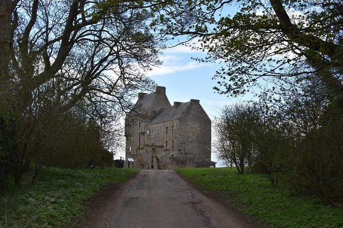 2-Day Outlander Experience Small Group Tour from Edinburgh - Price and Logistics: What You’re Paying For (and What You Aren’t)