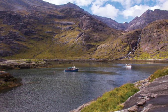 4-Day Isle of Skye and Highlands Small-Group Tour from Edinburgh - Getting started in Edinburgh: bus-station precision and a small-group vibe