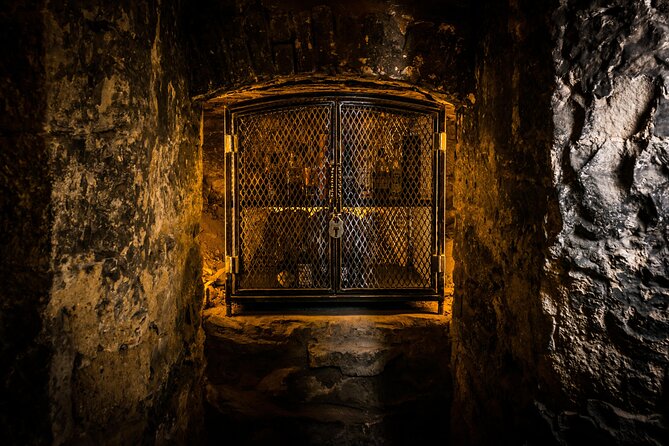 90min Underground Whisky Tasting in Edinburgh's Old Town - The Lost Close: Your Underground Venue and How It Shapes the Tasting