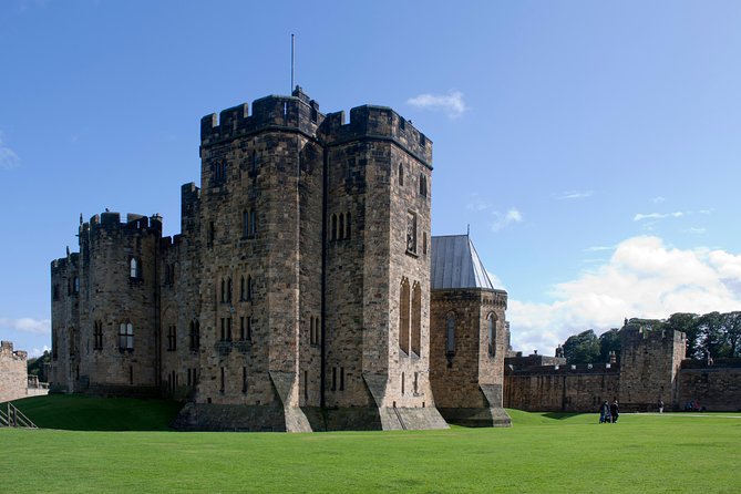 Alnwick Castle, Northumberland and Borders Tour with Admission - From Edinburgh to the Borderlands: what the day feels like