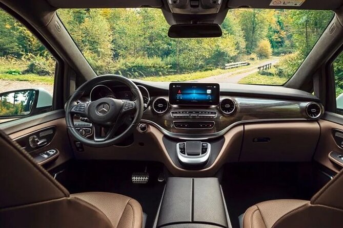 Arrival Transfer Edinburgh Airport EDI to Edinburgh by Minivan - The Mercedes V-Class comfort (and why it matters with luggage)