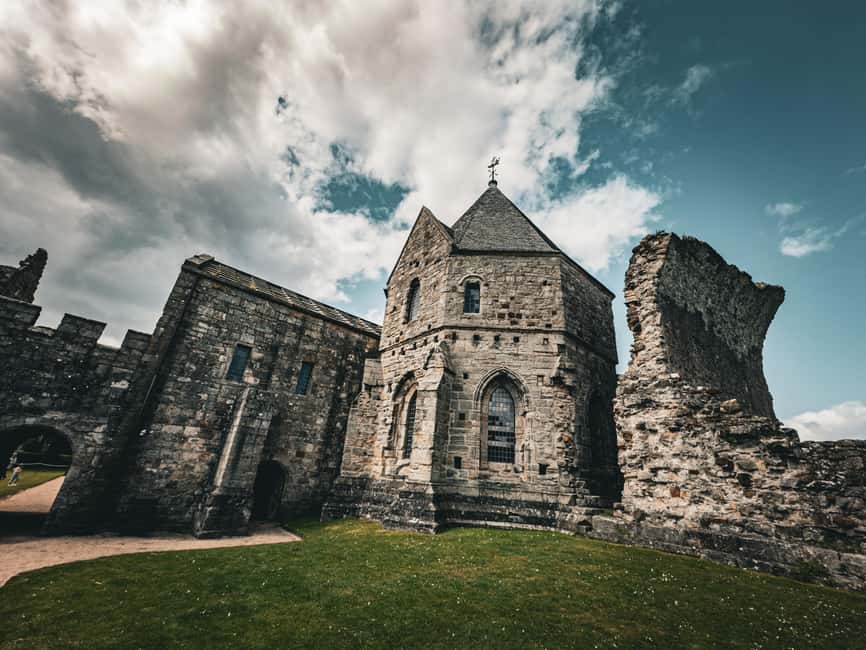 Boat trip and guided tour to Inchcolm Island - Inchcolm Island arrival: a medieval setting reached by water