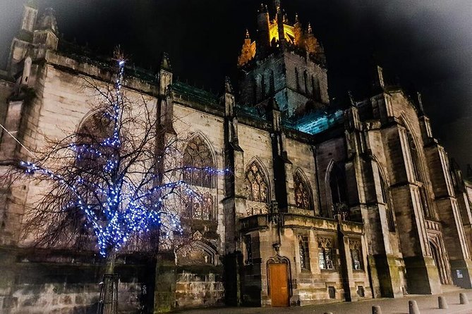 City of the Dead Haunted Graveyard Tour - Meeting on the Royal Mile, then heading into the closes