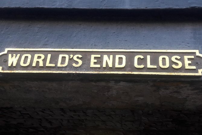 Curious Tales of the Royal Mile - Private Walking Tour - Stop 3: Advocate’s Close and the small-space mayhem