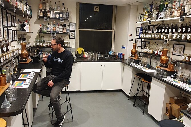 Distill a bottle of Gin on mini copper stills - Distilling Your Gin on a Mini Copper Still