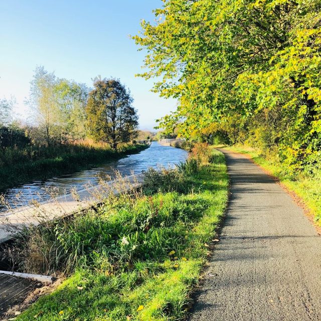 Edinburgh: 20-mile cycle tour (mostly traffic free) - Dean Village and Stockbridge: prettiest stops with local atmosphere