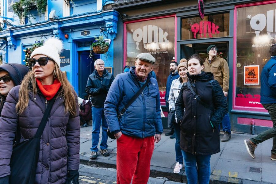 Edinburgh: 3-Hour Guided Walking Tour - Brodie’s Close, the Waverley Station Photo Stop, and Princes Street Gardens