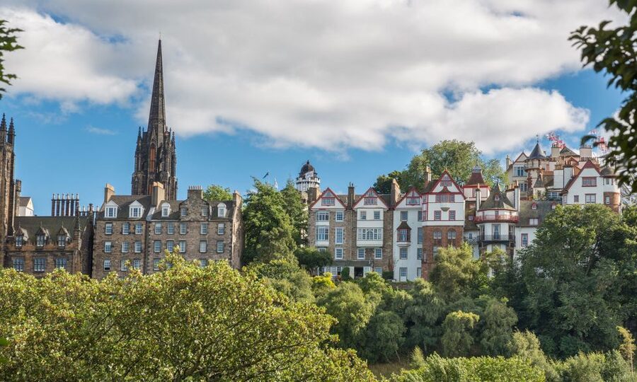 Edinburgh: 3-Hour Historical Walking Tour in Italian - Price and value: is $20 worth it?