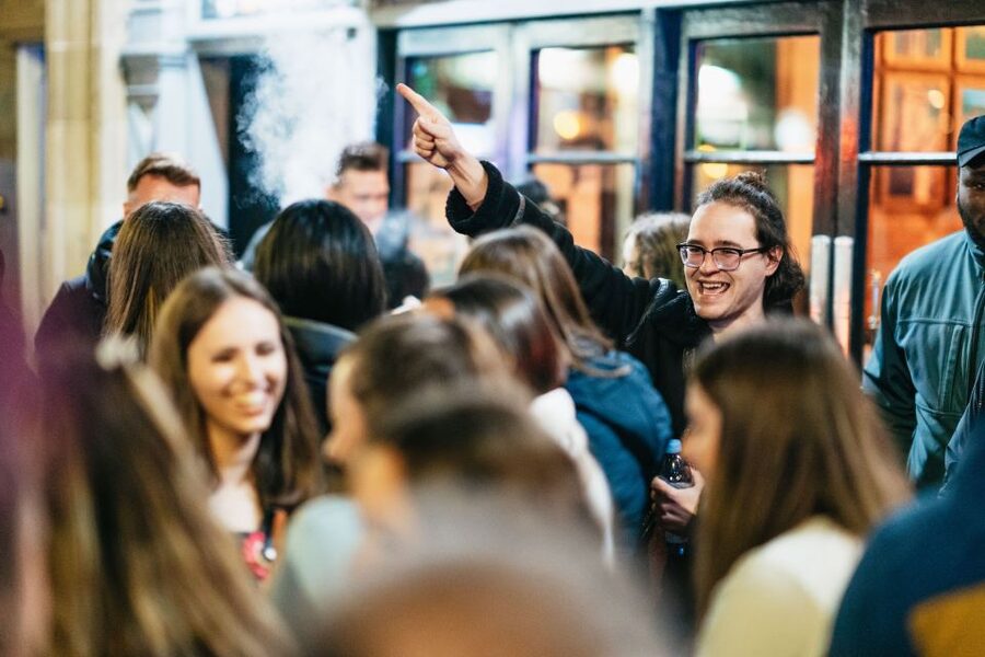Edinburgh: 7 Bar Pub Crawl with 7 Shots & Discounts - Key highlights you’ll feel right away