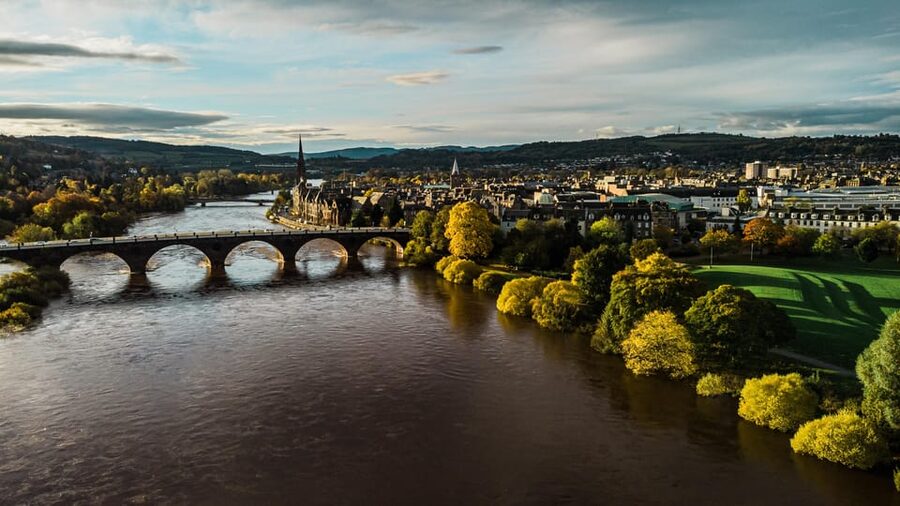 Edinburgh: Aberdeenshire, Balmoral Castle & Northeast Coast - Forth Bridges to Dundee: the road trip that sets the tone