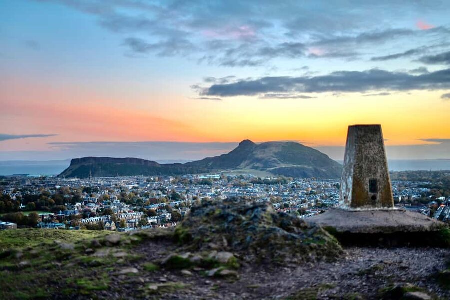 Edinburgh: Arthur's Seat Sunrise Hike with Mountain Guide - Key highlights to know before you go