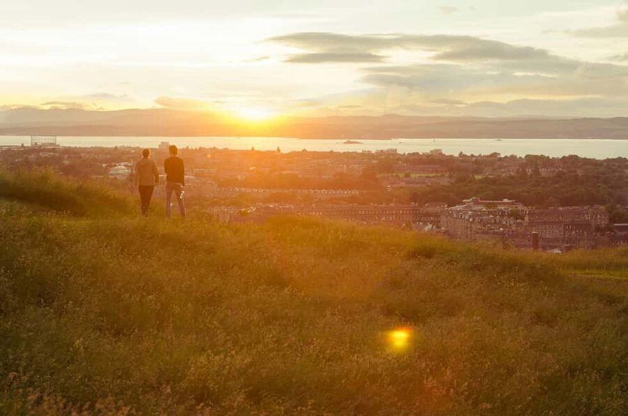 Edinburgh: Arthur's Seat Sunrise Hike with Mountain Guide - The route that avoids crowds (and how to get the best views anyway)