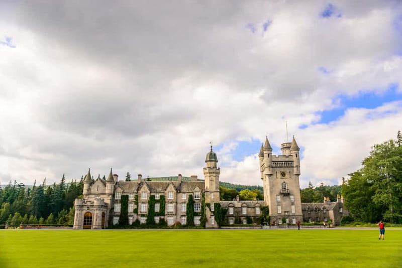 Edinburgh: Balmoral Castle and Scone Palace Royal Tour - Royal estates feel different when you connect the route