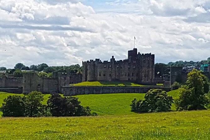 Edinburgh: Bamburgh, Northumberland & Alnwick Winter Adventure - Coldstream refreshment break: short stop, real value for a long winter day