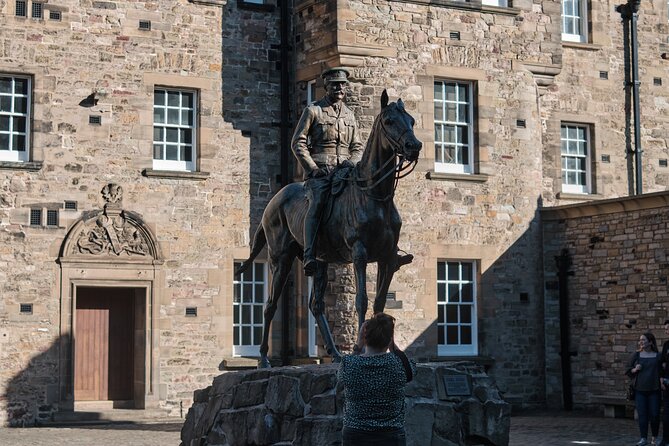 Edinburgh Castle Guided Walking Tour & Holyrood Palace Ticket - Edinburgh Castle with a Guide: Great Hall and Royal Apartments