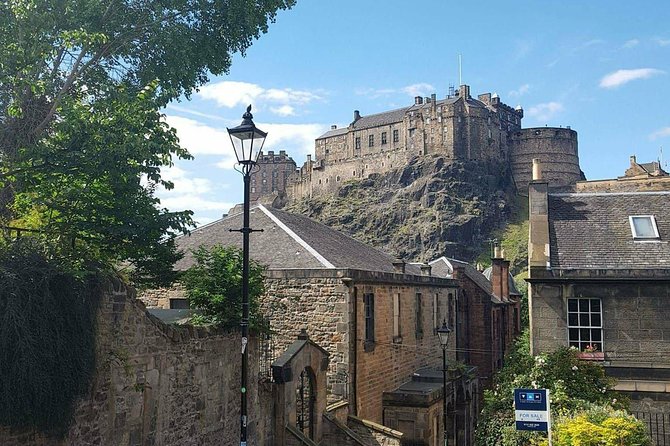 Edinburgh Castle Guided Walking Tour in English - Price and Value: What You’re Really Paying For at $52.70