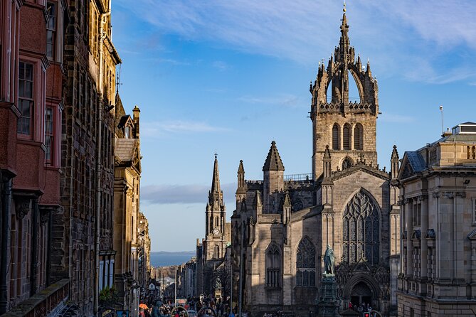 Edinburgh Castle: Guided Walking Tour with Entry Ticket - Who should book this Edinburgh Castle guided entry?
