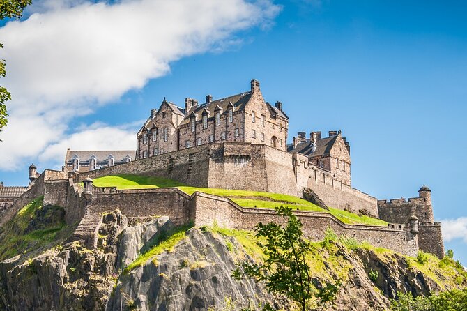 Edinburgh Castle Highlights Tour with Tickets, Map, and Guide - Royal Mile start: get your bearings before the climb
