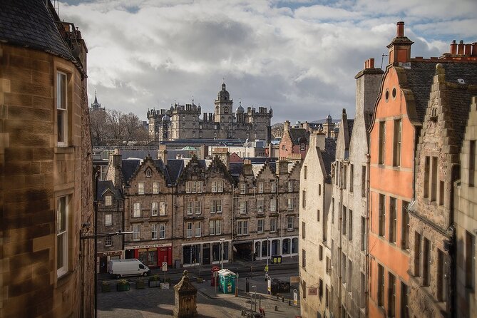 Edinburgh Castle & Royal Mile Walking Tour - Ticket Included - Royal Mile to Edinburgh Castle: a quick orientation that feels personal