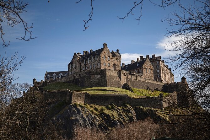 Edinburgh Castle & Royal Mile Walking Tour - Ticket Included - Mary, Queen of Scots, and the One O’Clock Gun: why the guide changes everything