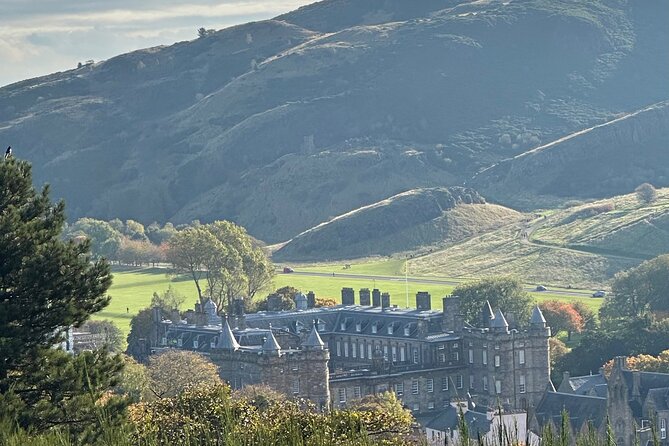 Edinburgh City 4-Hour Private Guided Black Taxi Tour Experience - Surgeons’ Hall, Calton Hill, and the photos you’ll actually use