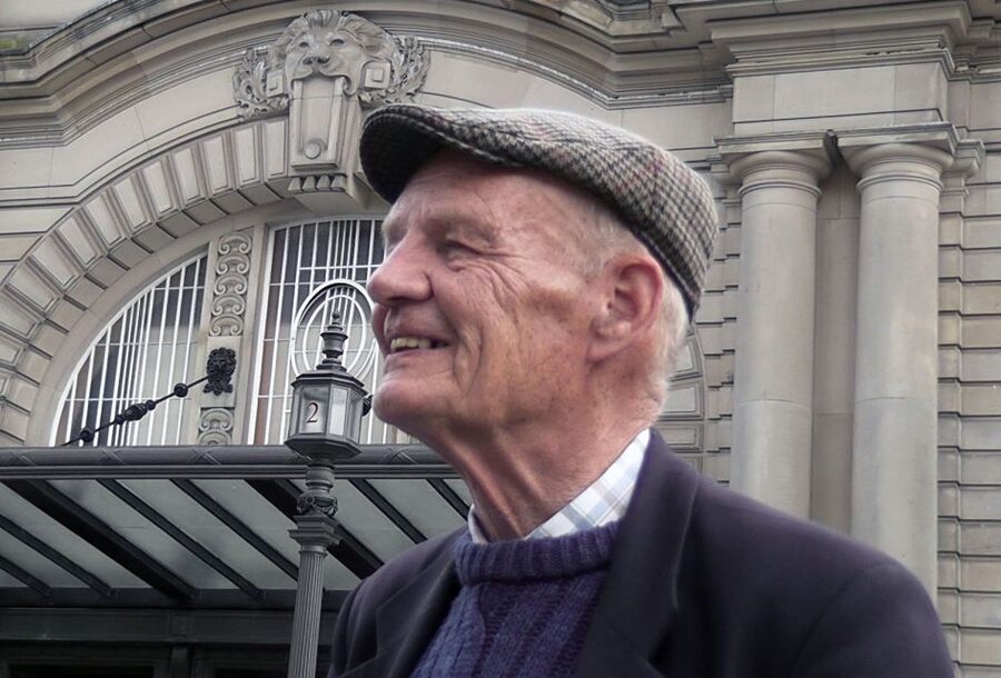 Edinburgh: City Highlights Private Guided Walking Tour - Grassmarket to John Knox’s House: where the tour gets human
