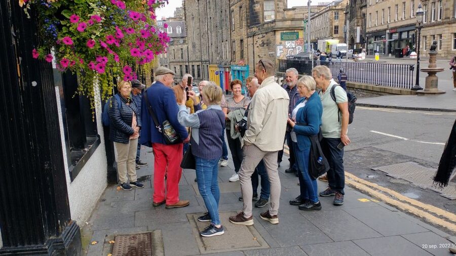 Edinburgh: City Highlights Private Guided Walking Tour - Starting point at Usher Hall: a practical way to orient fast