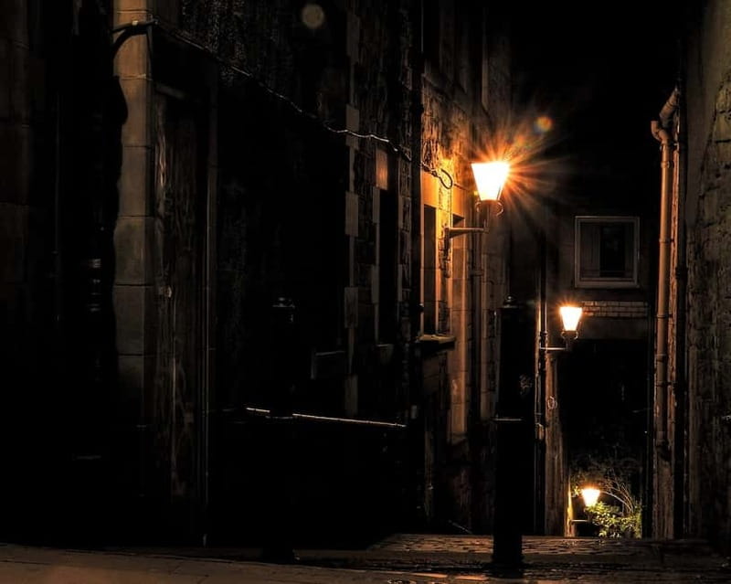 Edinburgh: Dark History Royal Mile Walking Tour - Why this Royal Mile dark-history walk makes sense
