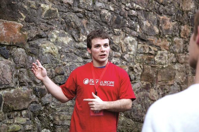 Edinburgh Darkside Walking Tour: Mysteries, Murder and Legends - North Bridge alleys, executions, and the climb toward Calton Hill