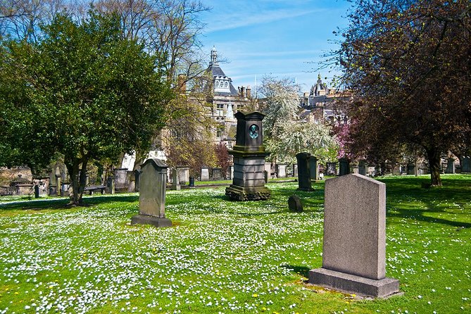 Edinburgh Darkside Walking Tour: Mysteries, Murder and Legends - Old Calton Burial Ground: David Hume, the devil, and Burke and Hare