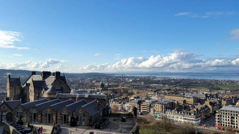 Edinburgh: Edinburgh Castle Guided History Tour with Tickets - Why this Edinburgh Castle tour feels practical, not rushed