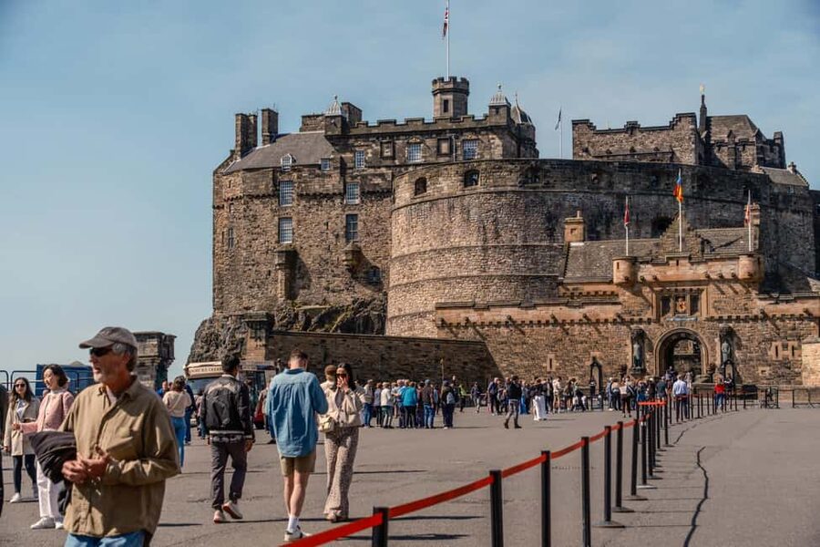 Edinburgh: Edinburgh Castle Tickets & Tour with Kilted Guide - Key highlights to zero in on