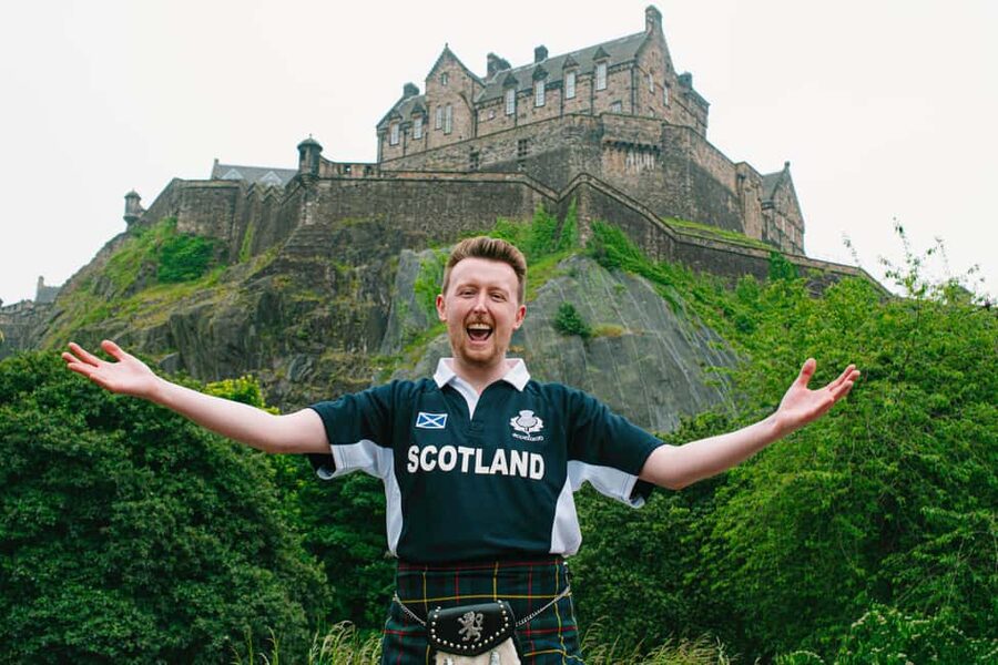Edinburgh: Edinburgh Castle Tickets & Tour with Kilted Guide - Meet Your Kilted Guide at St Giles (and how to spot them fast)