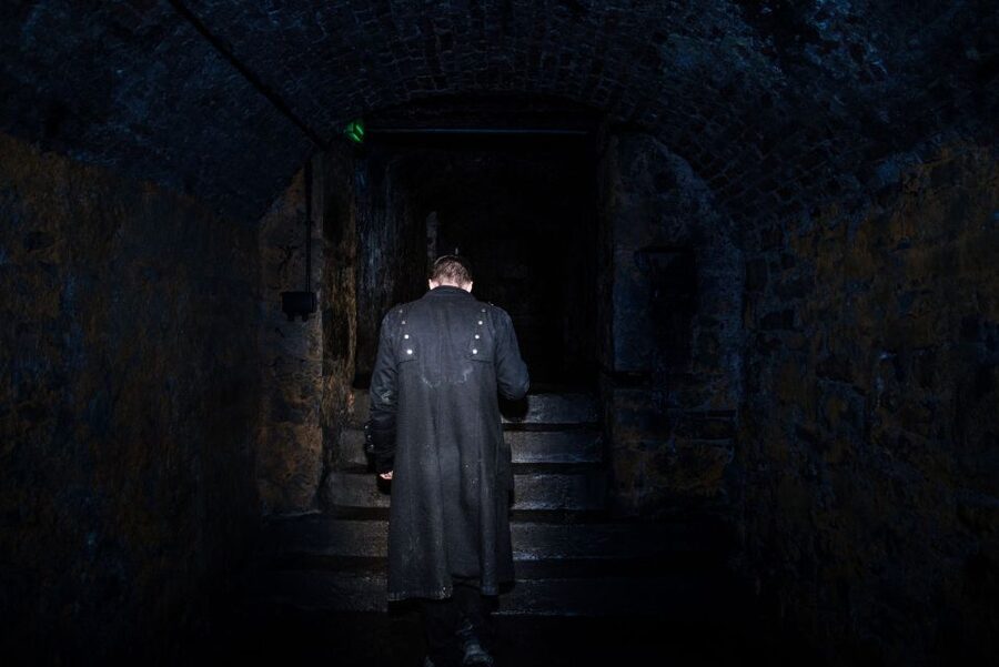 Edinburgh: Extreme Paranormal Underground Ghost Tour - Where to Meet on the Royal Mile (Police Box by StarBucks) and What to Wear
