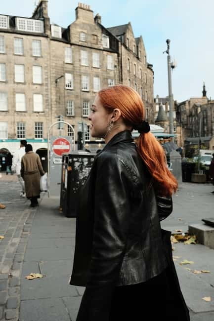 Edinburgh: Folklore & History Walking Tour - Victoria Street: colorful views with the story behind the color