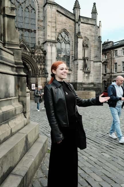 Edinburgh: Folklore & History Walking Tour - Finish near Holyrood and Arthur’s Seat: ending with a big-city frame