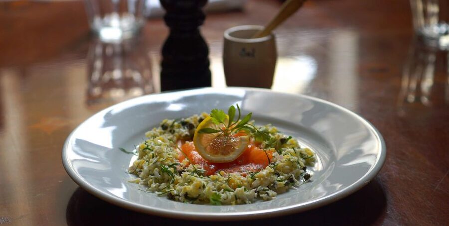 Edinburgh: Food & Drink Tasting Tour - Guides Like Tamara, Sara, Russell, and Wag Make the Difference