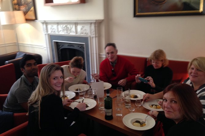 Edinburgh Food & Drink Tour with EatWalk Tours - Grassmarket Food and Drink Stories: Starting With the City’s Edge