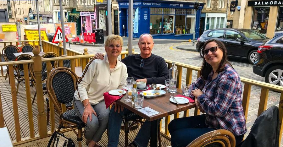 Edinburgh Food Tasting Tour with a Local - Stop One: Historic Pub Comfort Food (and Why It Works)