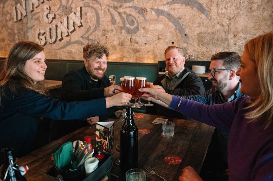 Edinburgh: Food Tour with drinks - Haggis, Toasts, and a Guided Whisky Tasting in a Private Snug