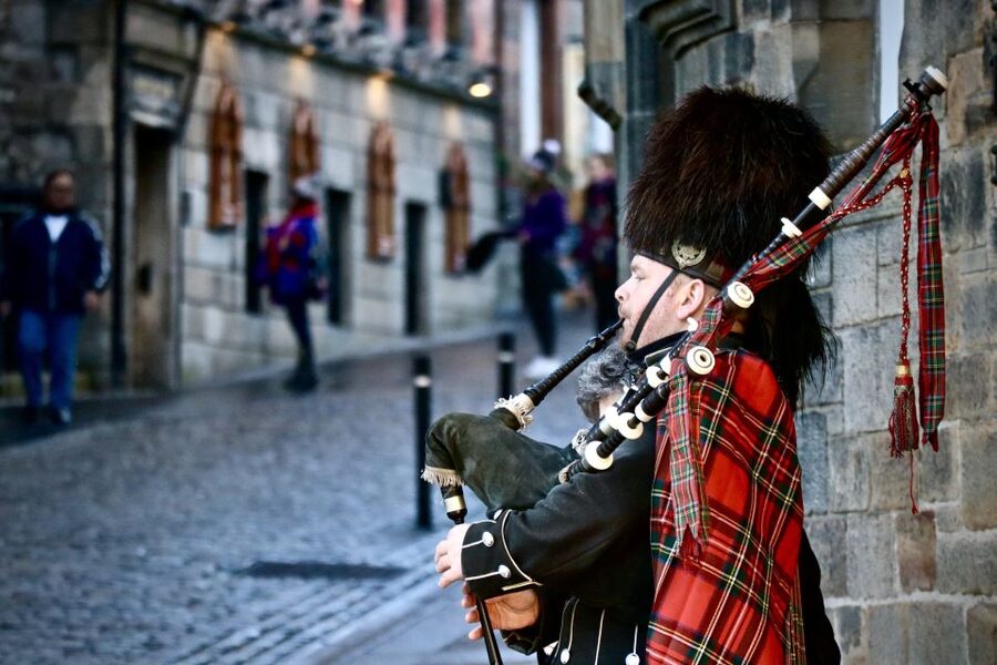 Edinburgh: Food Tour with Scotch, Haggis, Secret Dish & More - Scotch Tasting: Lowland Single Malt, Plus the Stories
