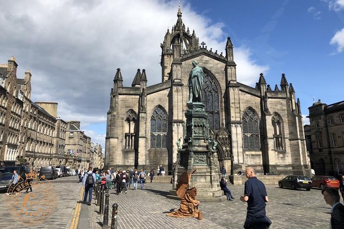 Edinburgh Full-Day Guided Private Tour in a Premium Minivan - New Town’s Georgian order meets Holyroodhouse and Parliament