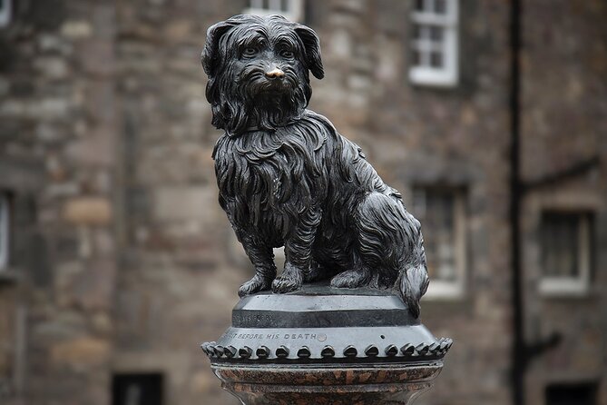 Edinburgh Full Day Walking Tour with Castle Included -Small Group - Lunch on High Street: a break that keeps your momentum