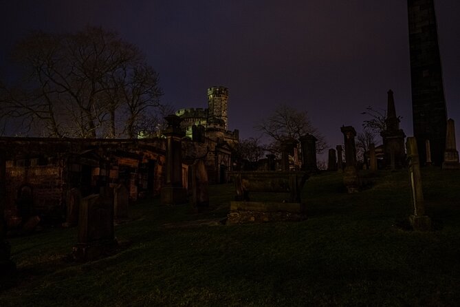Edinburgh Ghost Tour: Mysteries, Legends and Murders - What You Really Get: Ghost-Legend Energy, With a Heavy Historical Spine