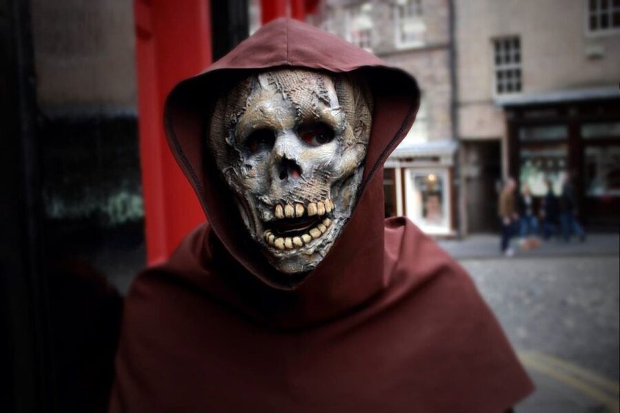 Edinburgh Ghosts & Gore Walking Tour - Key things that make this tour worth your time