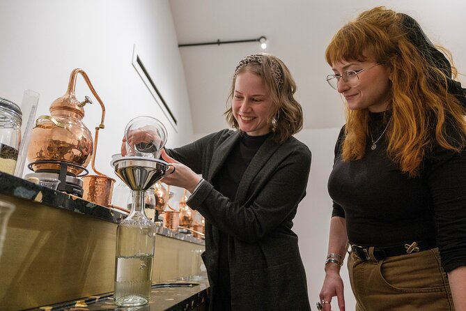 Edinburgh Gin Distillery Making Experience - Logistics that make or break the day