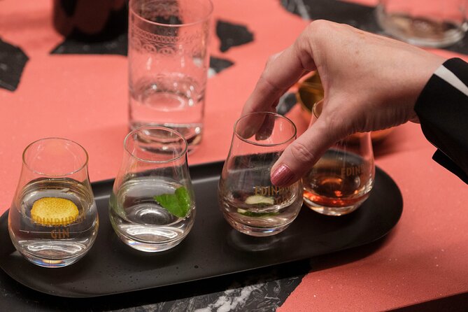 Edinburgh Gin The Classic Tour & tasting - The guides make the difference: Alice, James, Rosie, and Sammin